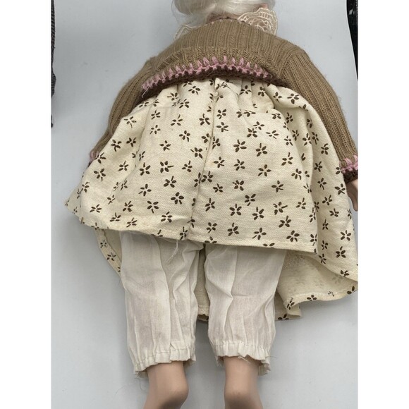 Vintage Grandma And Grandpa Porcelain Dolls Old Folks Couple with Rocking Chair - Picture 15 of 16